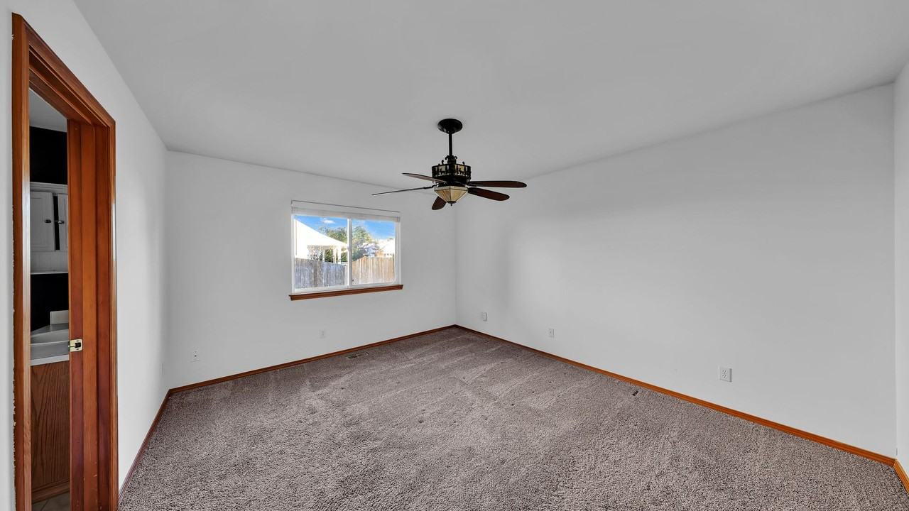 713 Sw Puffin St - Photo 7 of 11