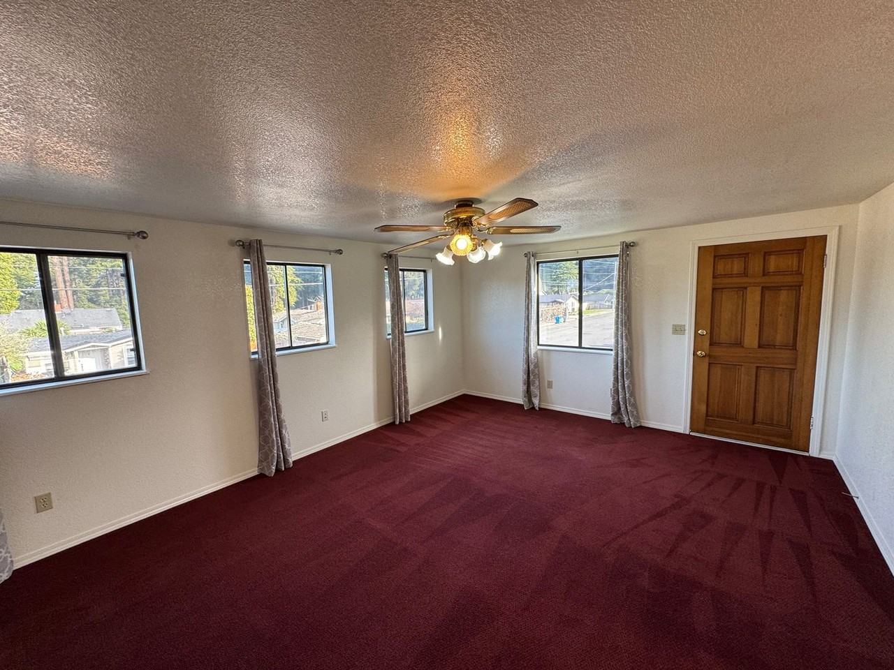 2362 Redwood St - Photo 5 of 18