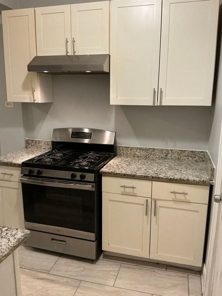 7914 S. Wabash Ave. - Photo 3 of 9