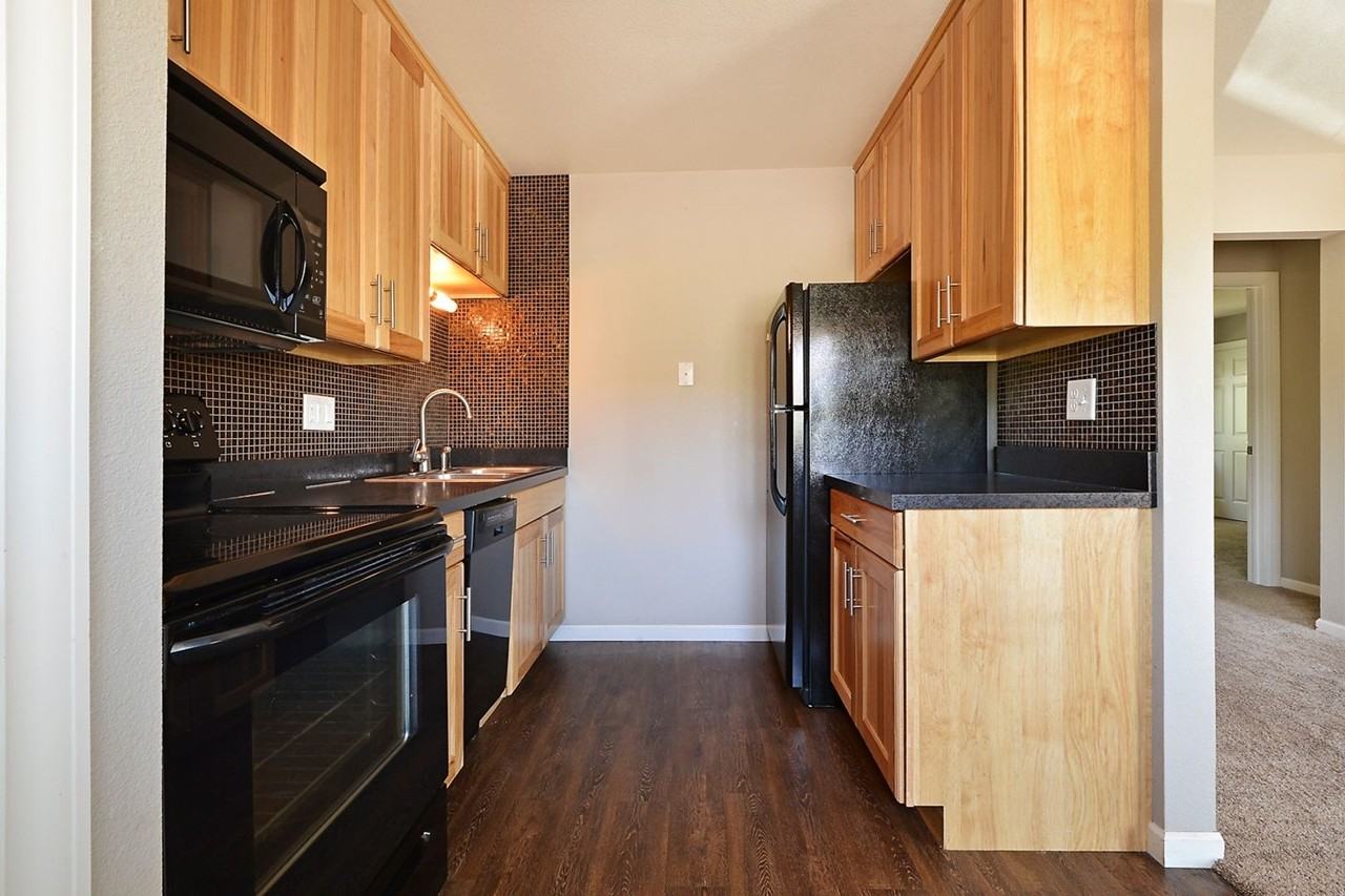 1515 12th St. NW - Photo 2 of 7