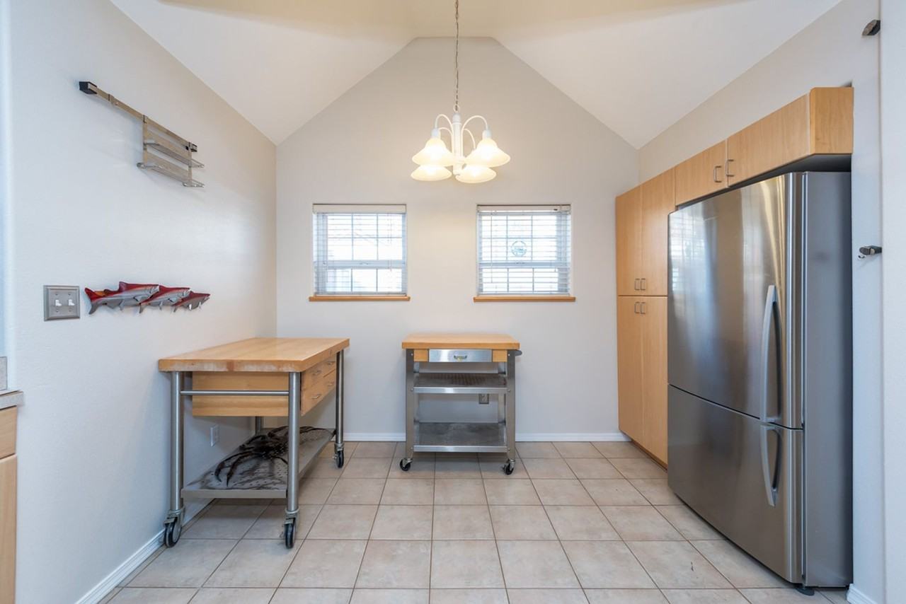 1229 W 6th Ave - Photo 4 of 17