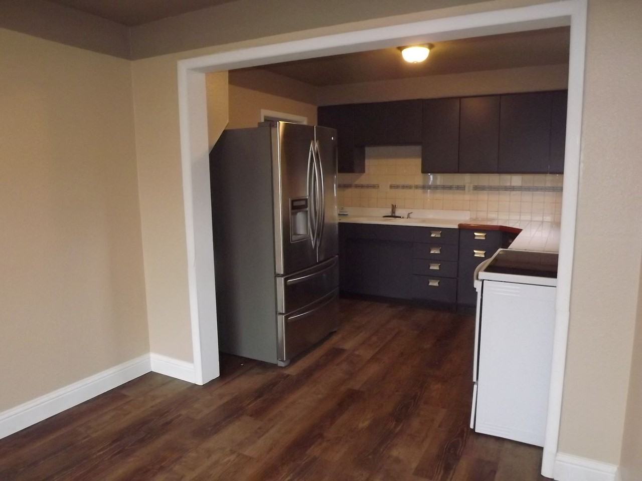 411 Nw 5th St - Photo 3 of 12