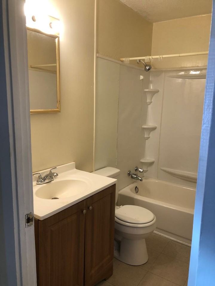 1509 W 36th St - Photo 2 of 20