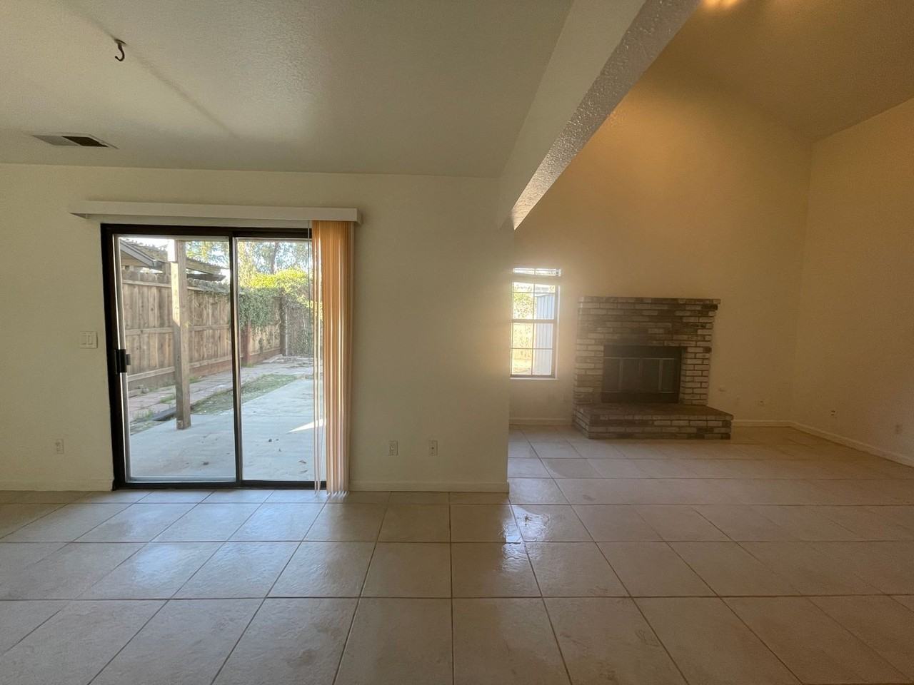 581 Ledwith Ct - Photo 5 of 22