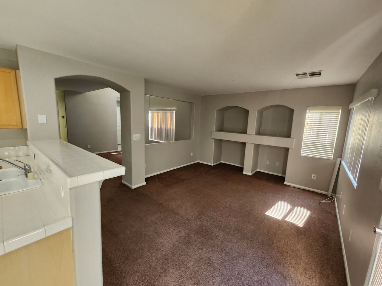 557 Poplar Leaf St - Photo 7 of 29