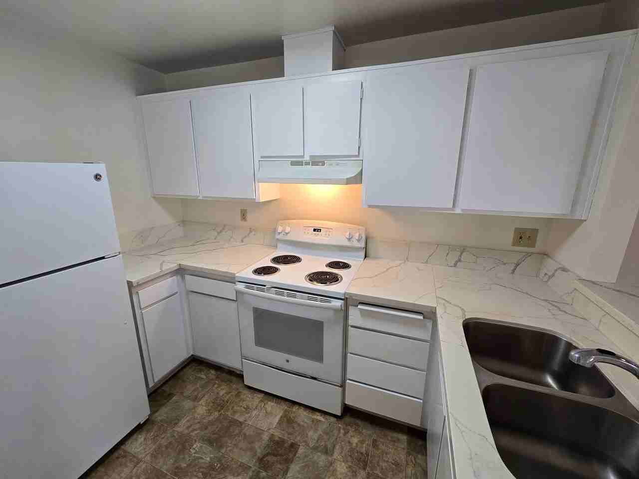 3250 Ashford St #O - Photo 3 of 11