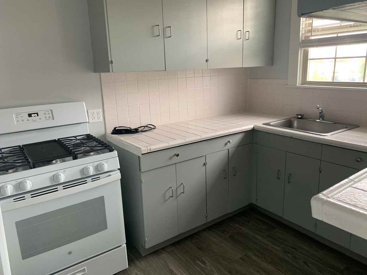 Cute Fresh Studio Apartment - Photo 3 of 8