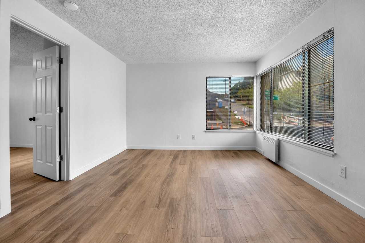 Gilmore Apts - Photo 3 of 8