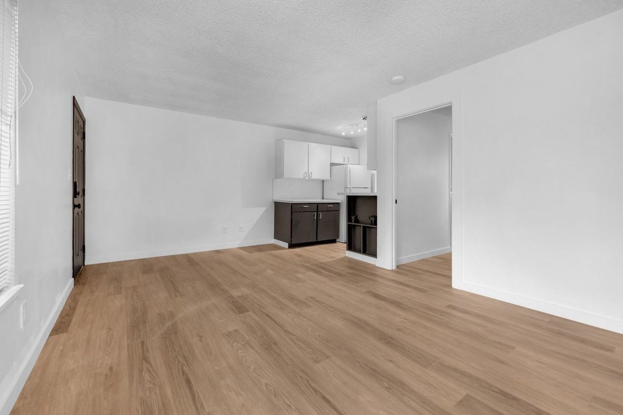 Gilmore Apts - Photo 5 of 8