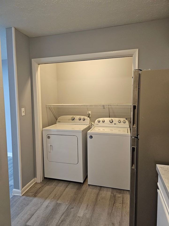 672 Bartons Landing Pl #1 - Photo 4 of 14