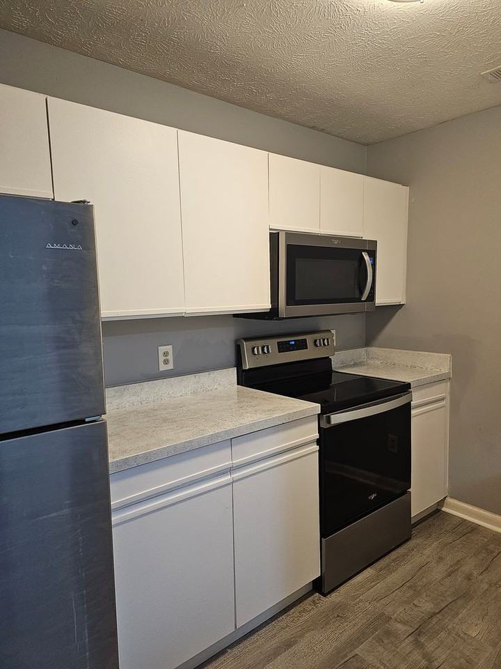 672 Bartons Landing Pl #1 - Photo 6 of 14