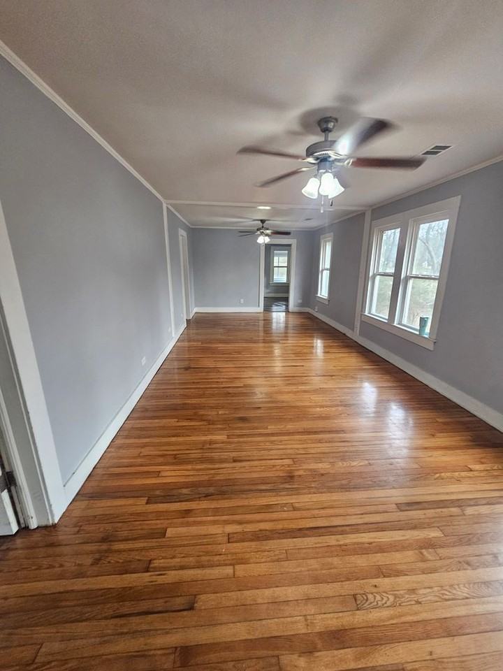 735 Floyd St - Photo 2 of 25