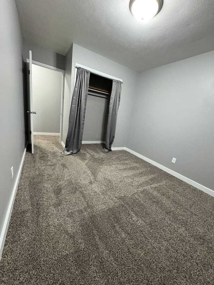 217 N Main St - Photo 3 of 10