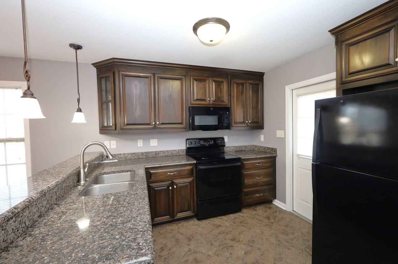 1445 San Bernardino Way - Photo 3 of 12