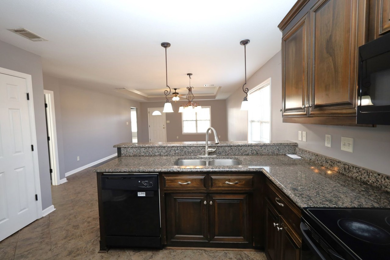 1445 San Bernardino Way - Photo 4 of 12