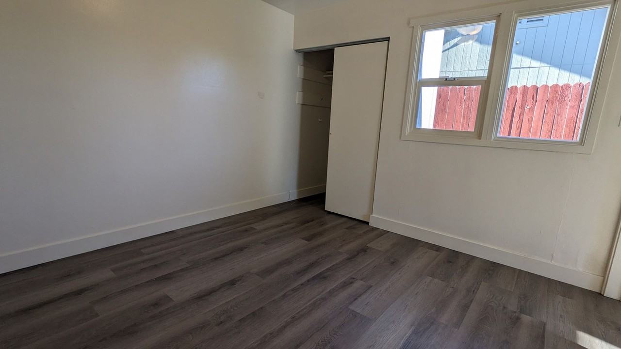 3983 T St - Photo 6 of 10