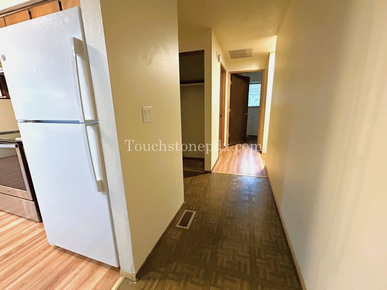 1399 Se 130th Ave - Photo 3 of 18