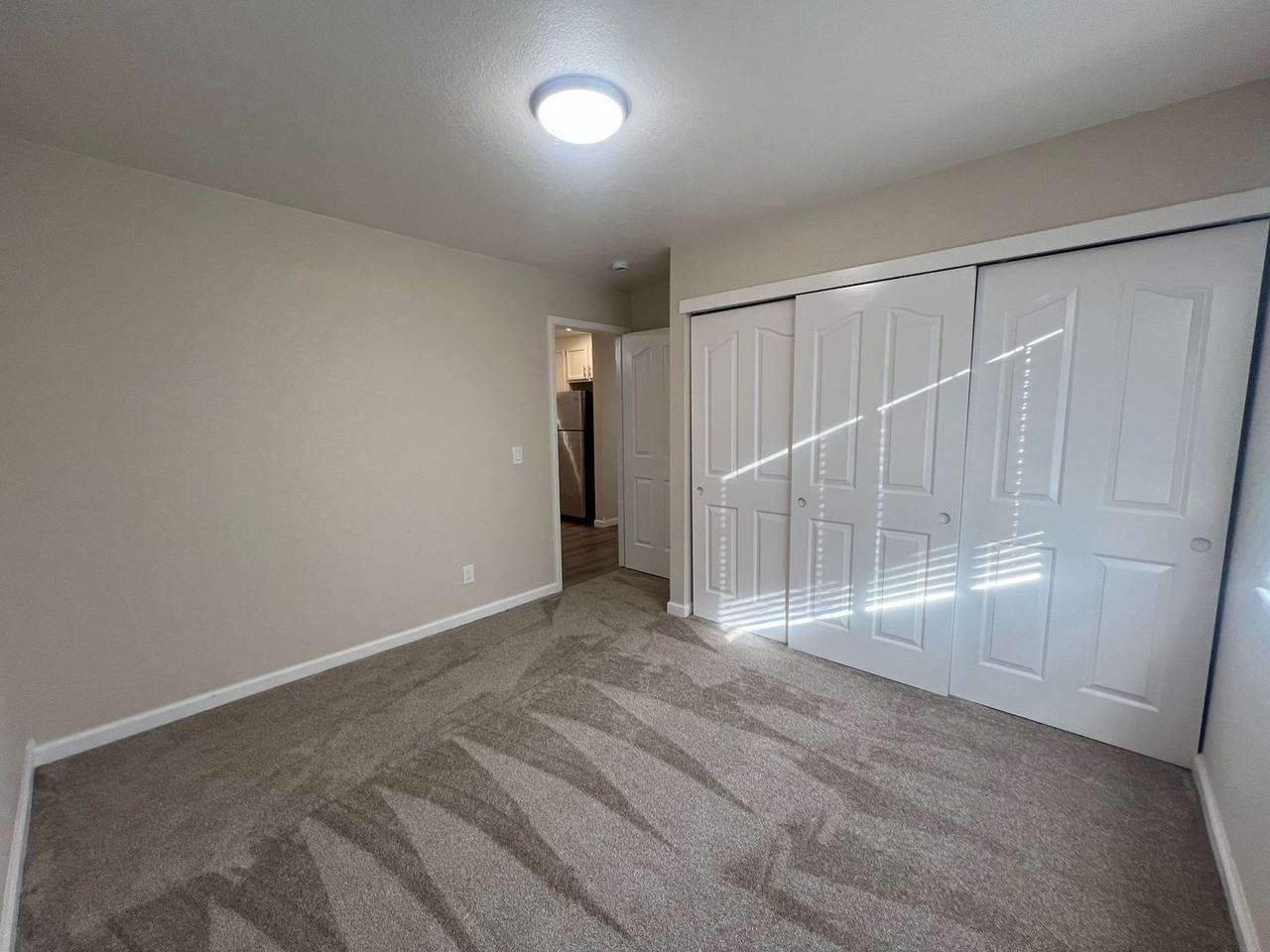 209 Usher Dr - Photo 3 of 12