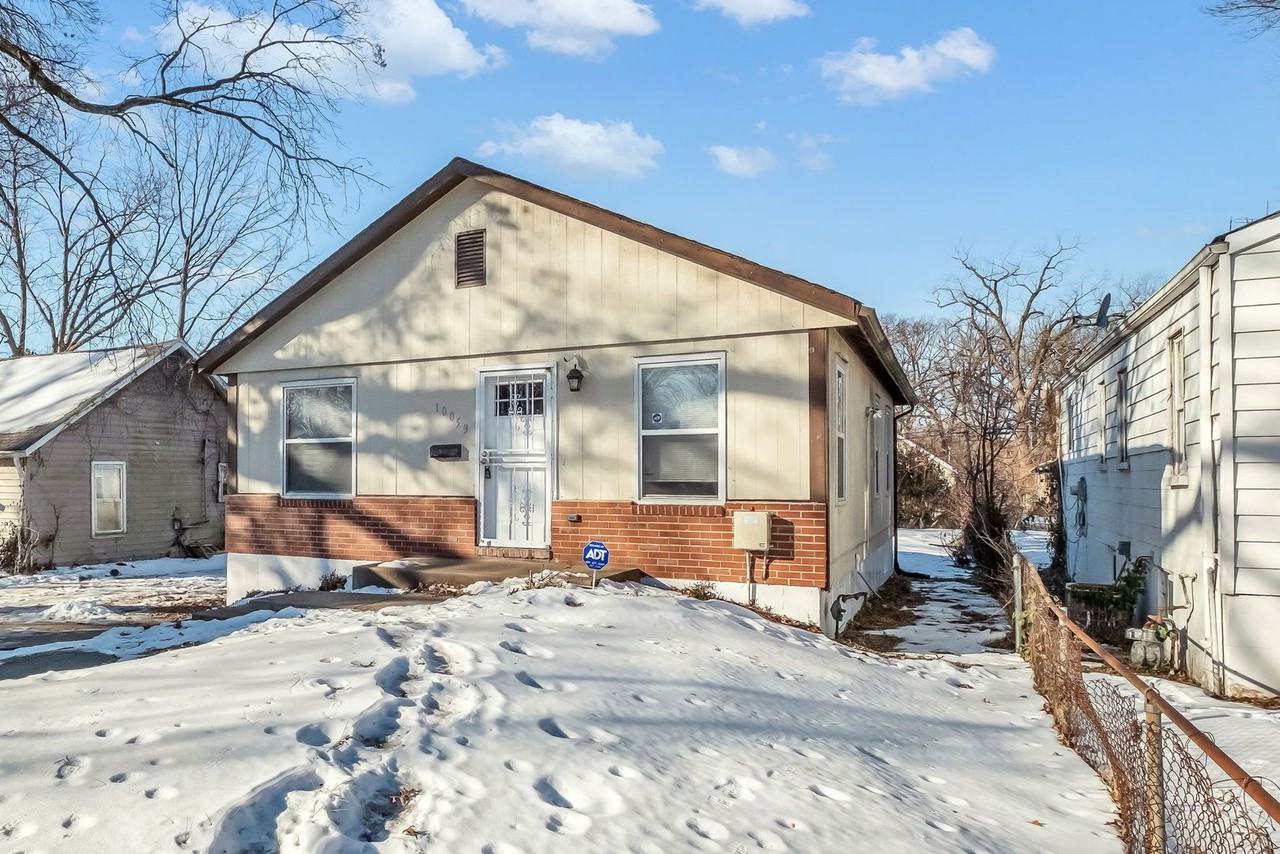 10053 Monarch Dr - Photo 2 of 27