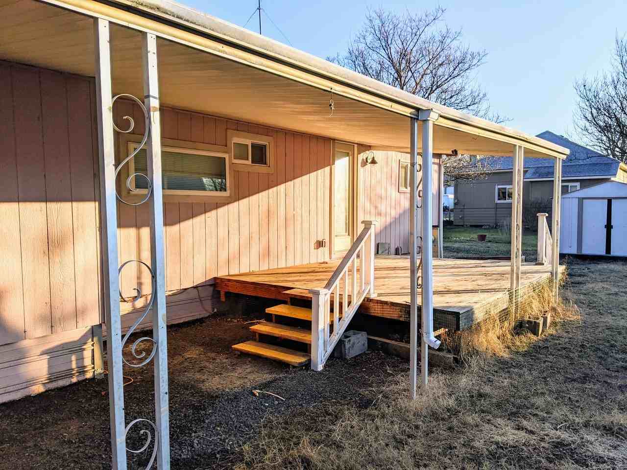 235 1/2 S 1st St - Photo 2 of 9