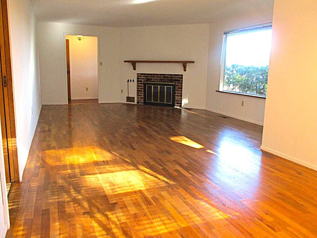 1550 Rainier Dr - Photo 3 of 22