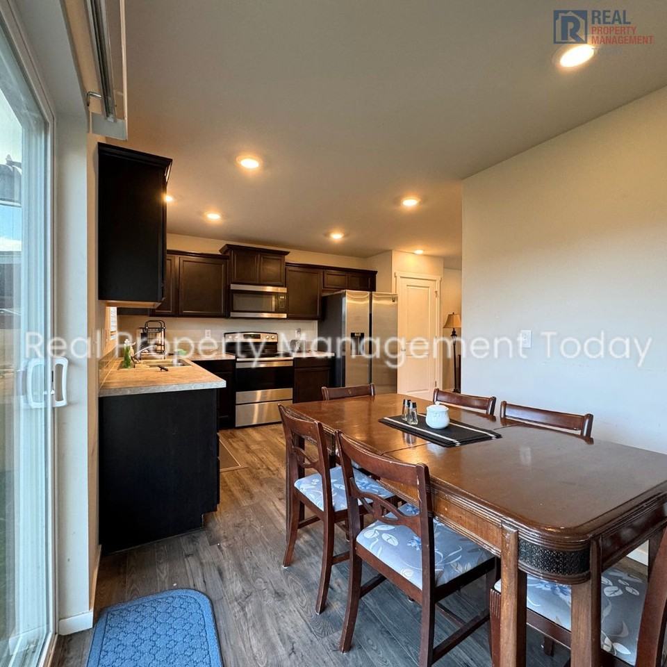 18313 107th Ave E - Photo 5 of 11