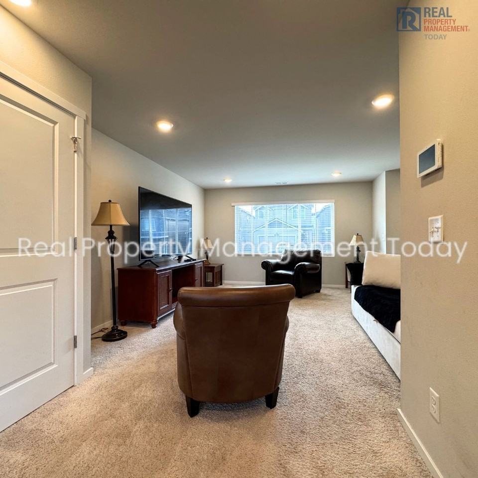 18313 107th Ave E - Photo 6 of 11