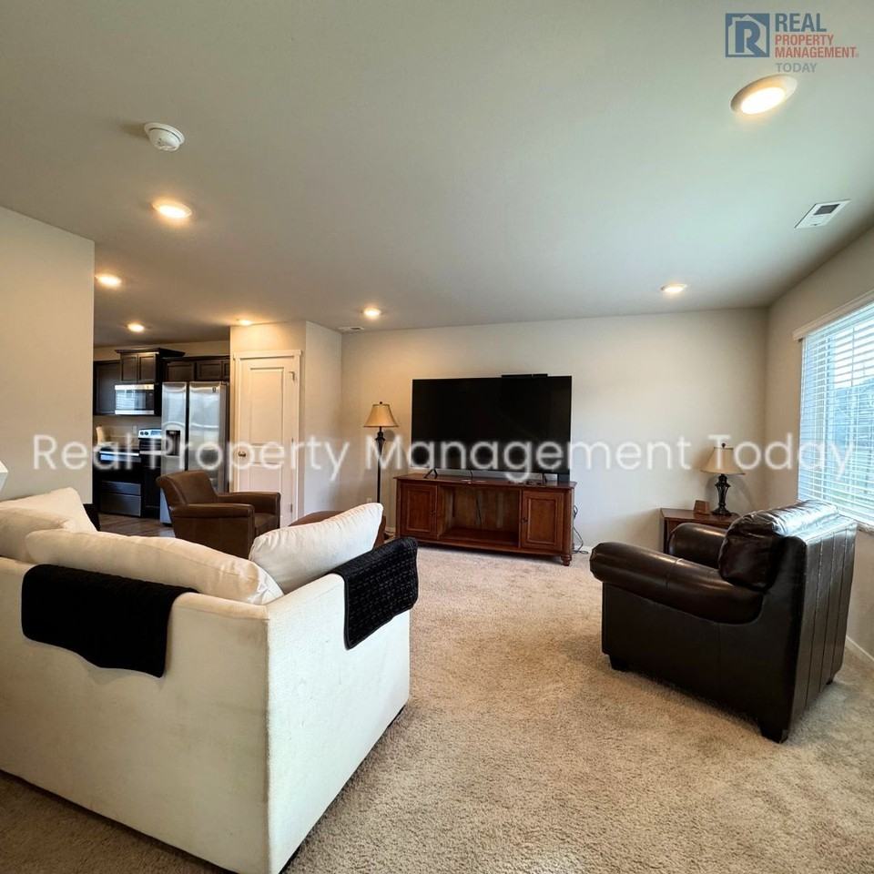 18313 107th Ave E - Photo 7 of 11