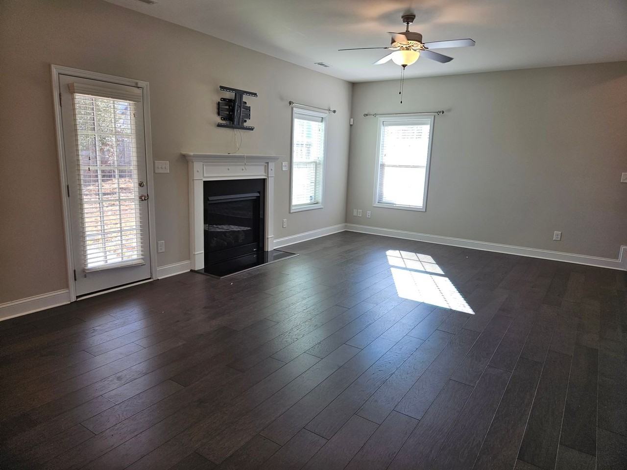 270 Old Montague Way - Photo 6 of 15