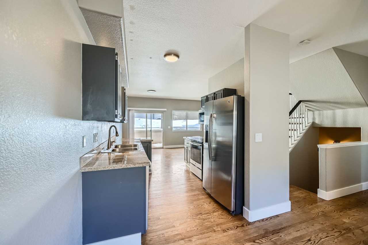 723 Elm Cir - Photo 3 of 19