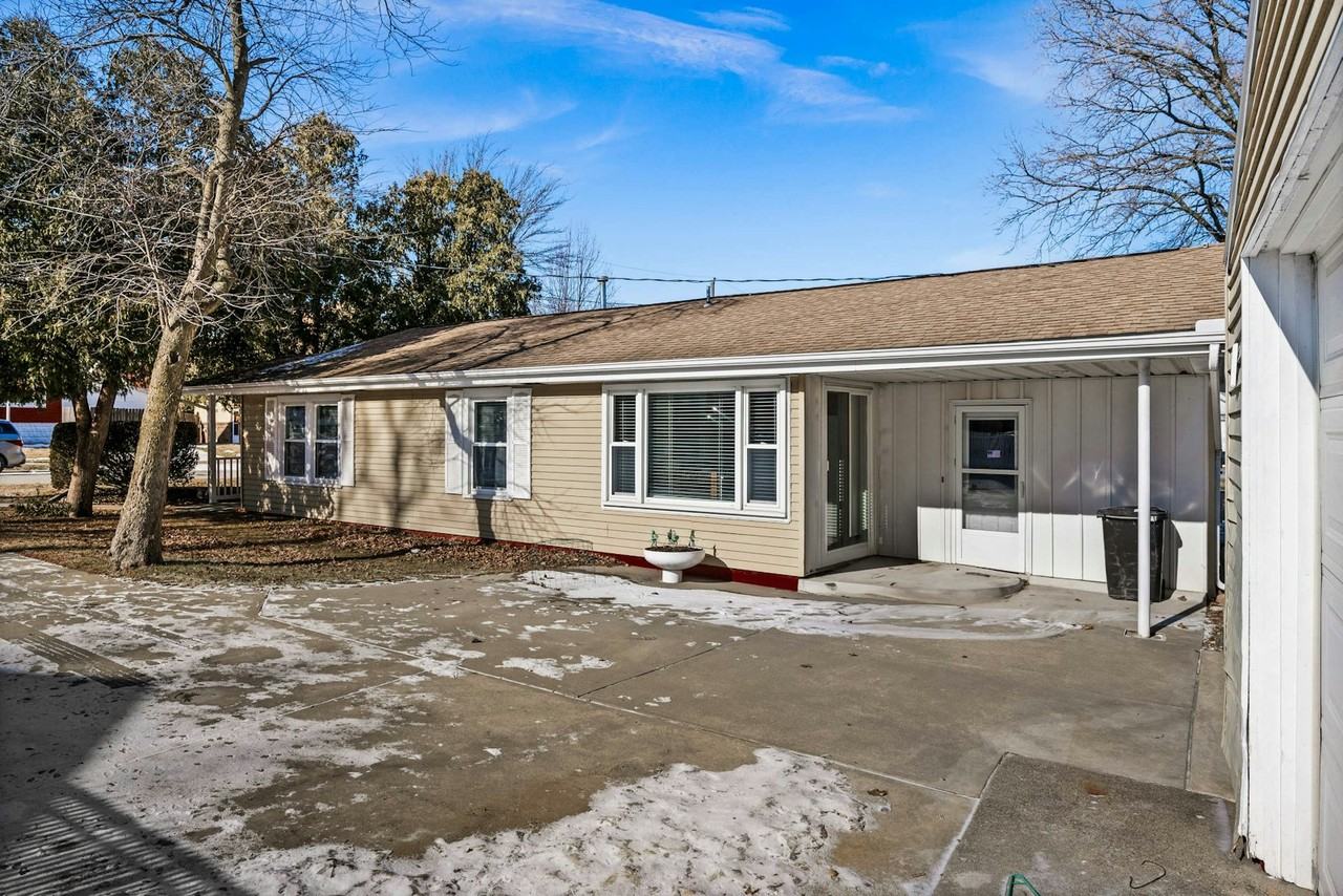 1508 Wilson Street - Photo 5 of 31