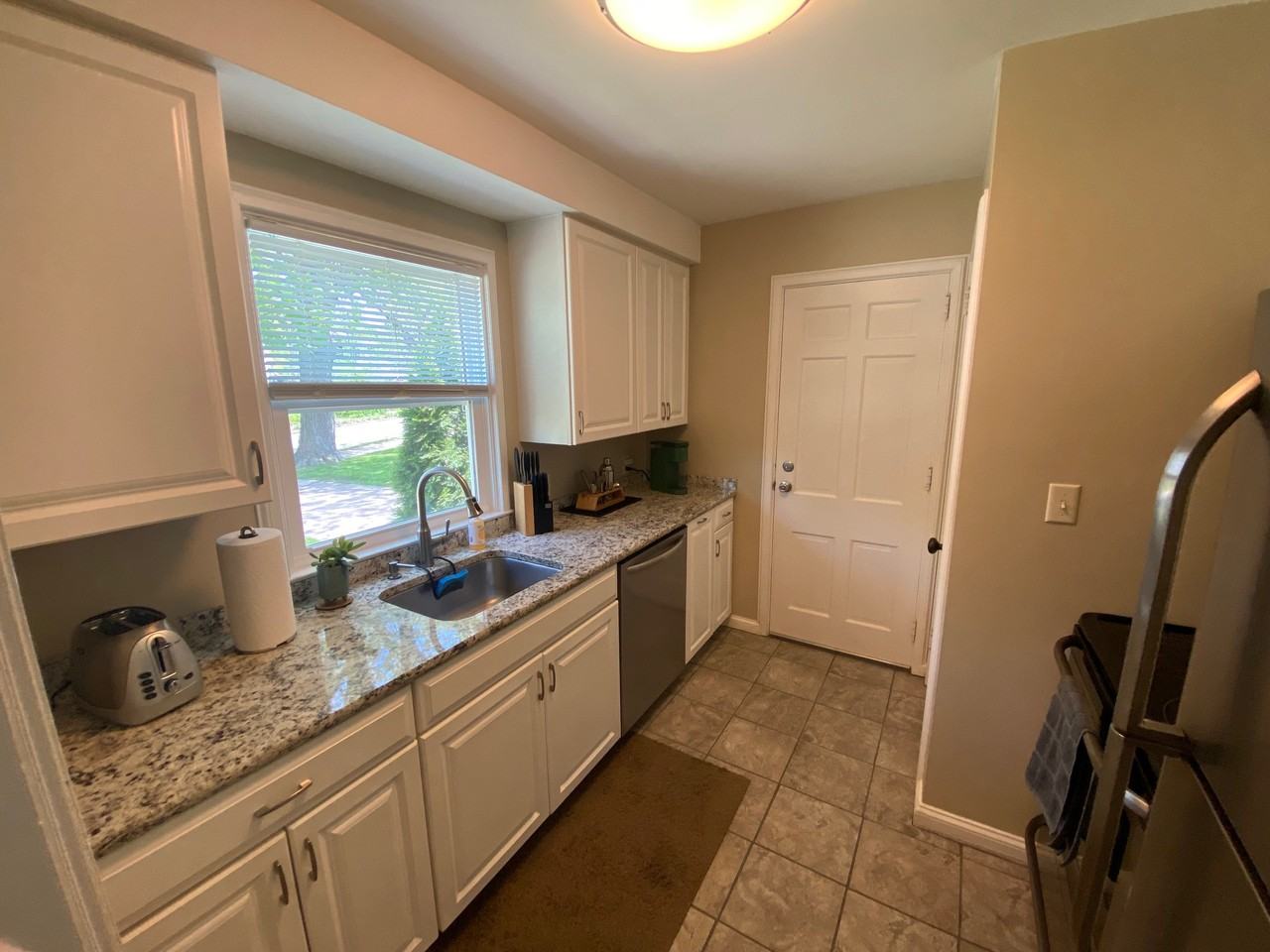 1123 N Niles Ave #NA - Photo 3 of 9