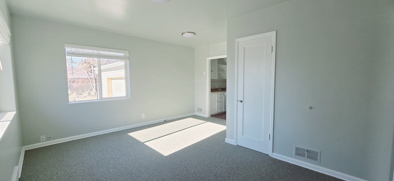 1386 W Glenrose Dr #1386 - Photo 7 of 26