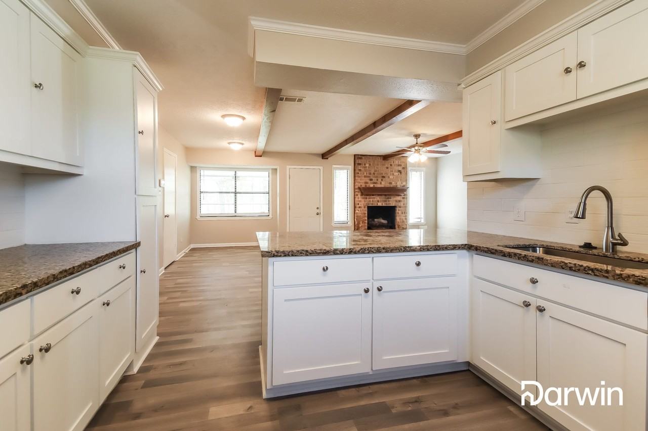 1917 Coupland Dr - Photo 2 of 15