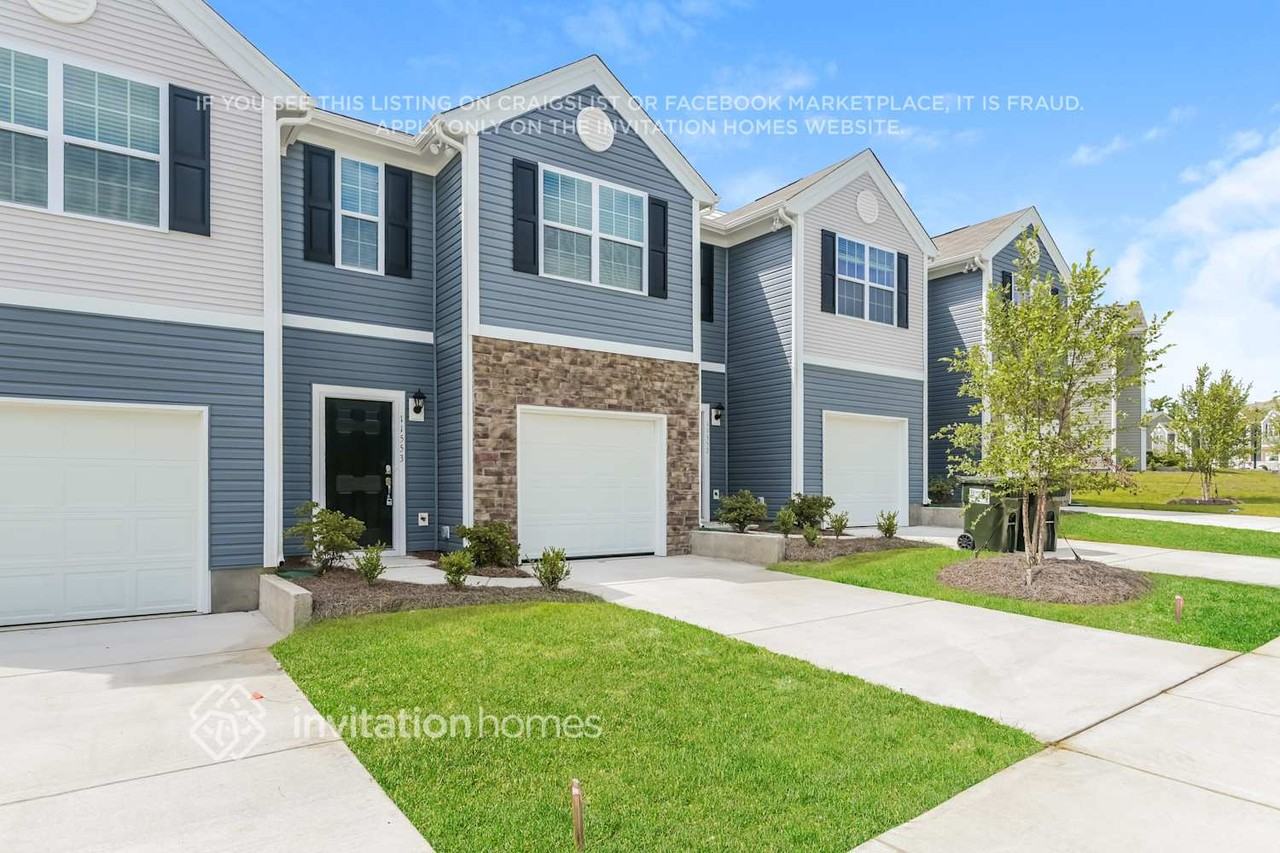 11553 Brier Village Ln - Photo 2 of 16