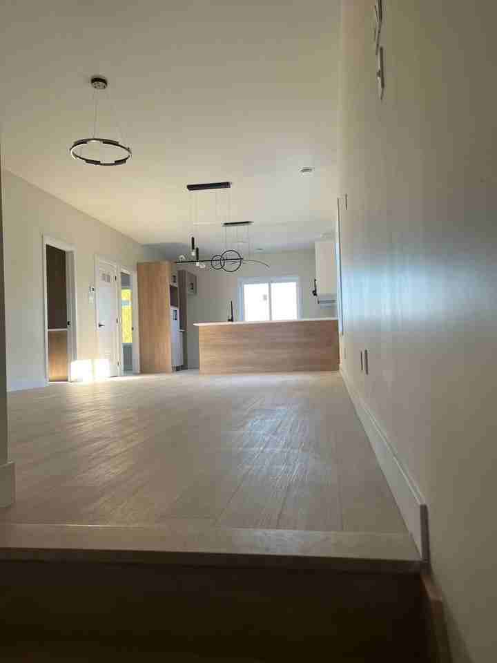 5235 55e Avenue - Photo 3 of 23