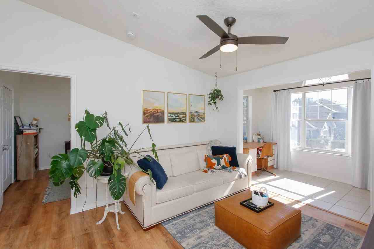 20208 Harbour Vista Circle - Photo 4 of 26