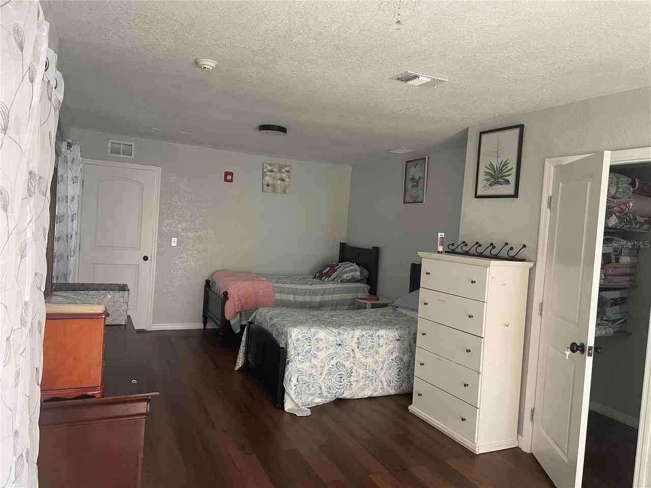 3207 N Howard Ave - Photo 7 of 27