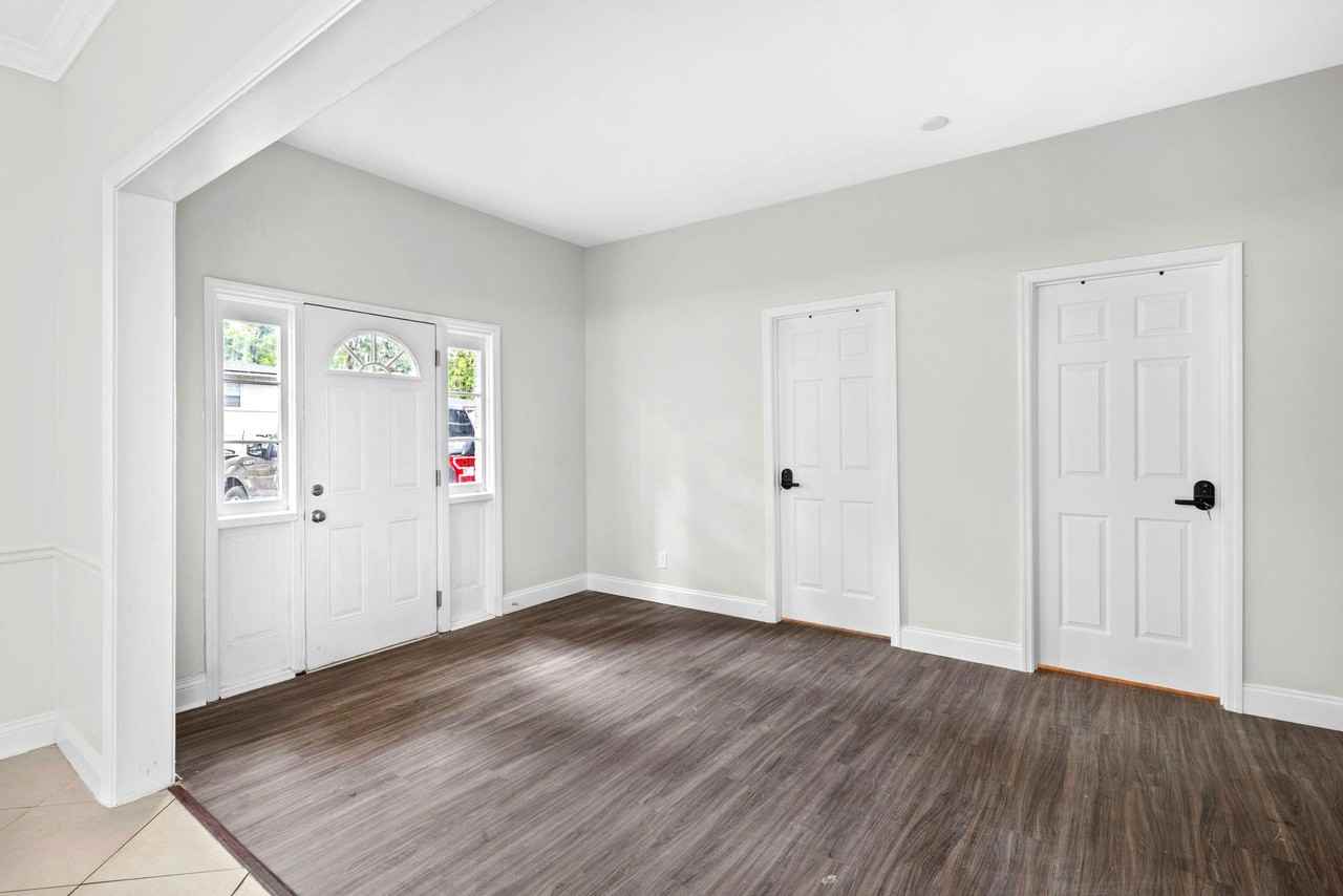 Arlington Rd N - Photo 2 of 23