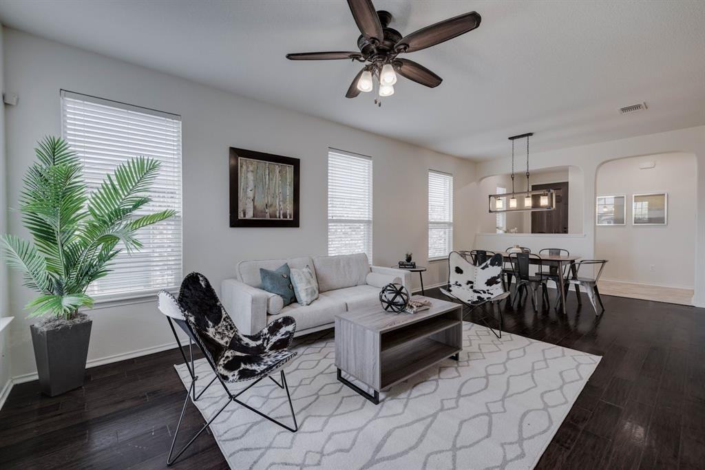 105 Sheepshank Dr - Photo 3 of 8