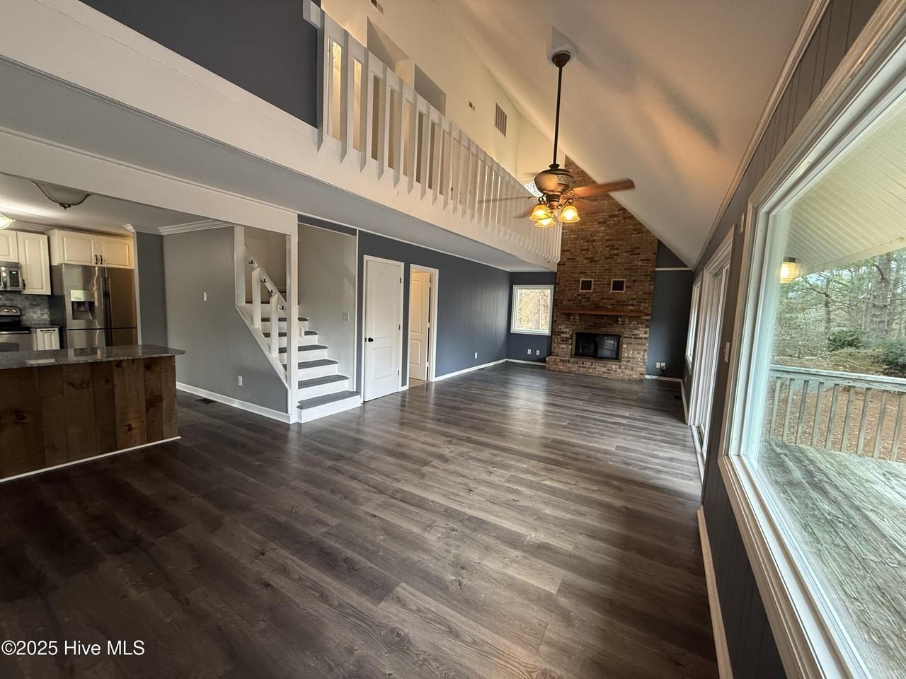 108 Juniper Ct - Photo 3 of 28