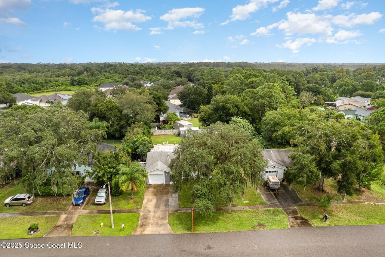 1725 Valley Forge Dr - Photo 2 of 31