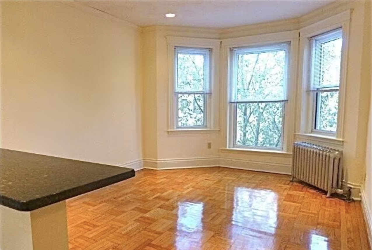 28 Queensberry St #9 - Photo 2 of 6