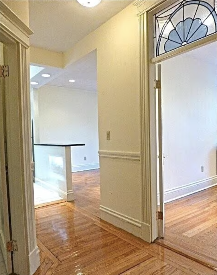 28 Queensberry St #9 - Photo 5 of 6