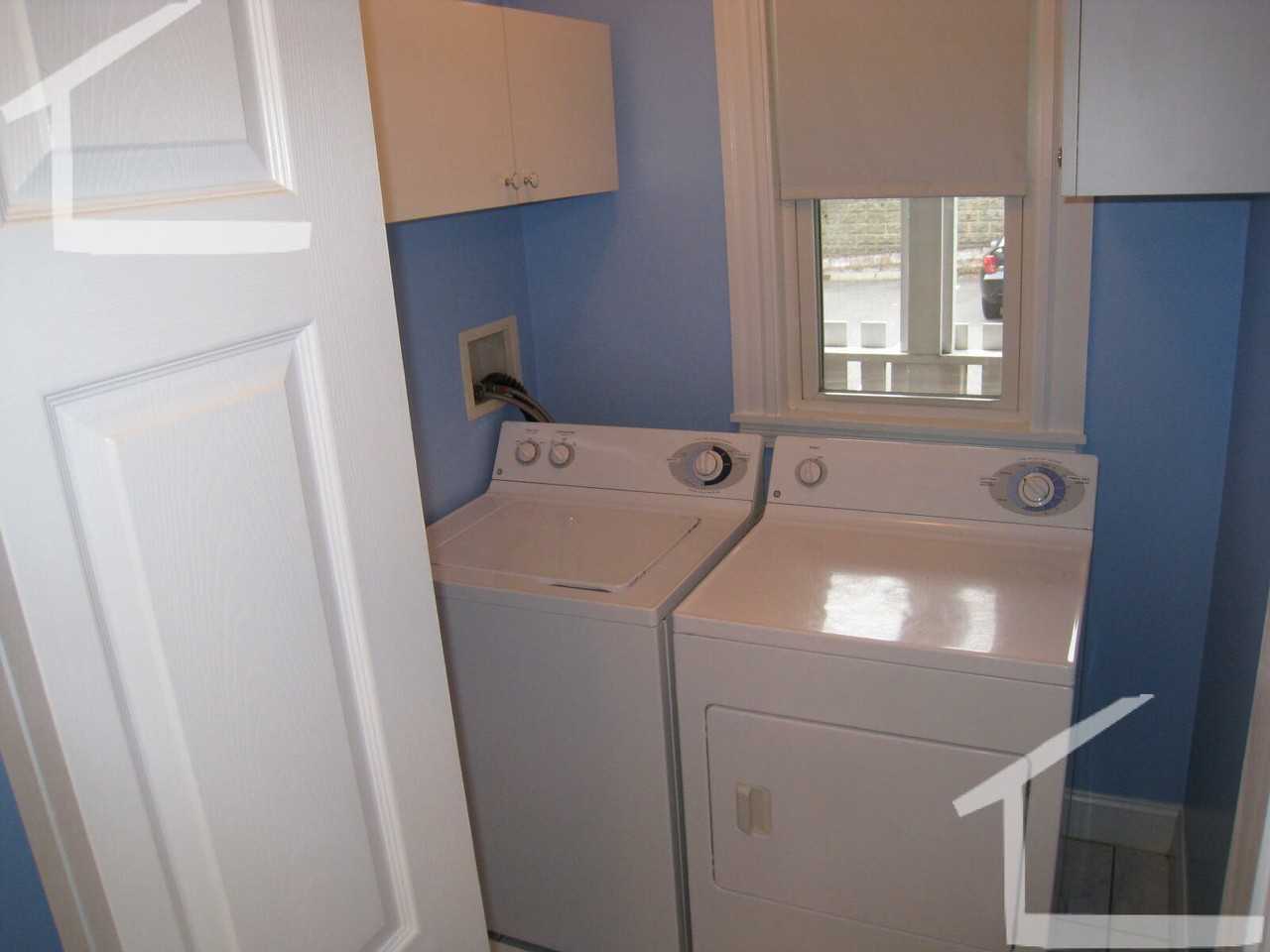 18 Bigelow St #1 - Photo 7 of 31