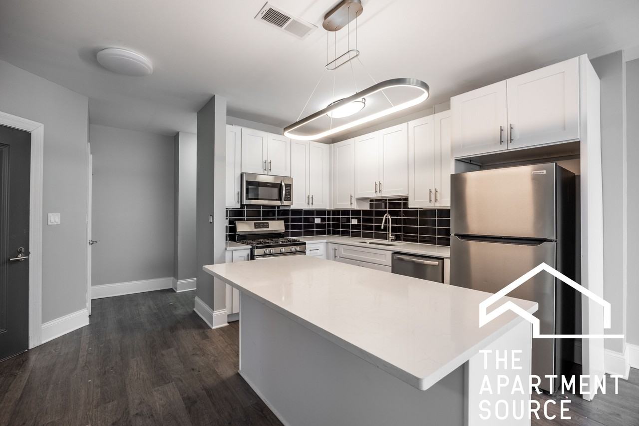 7000 S South Shore Dr #202