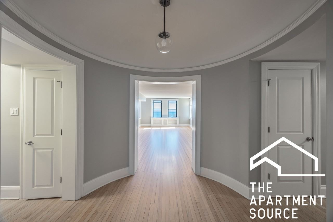 7000 S South Shore Dr