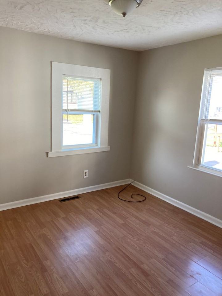 300 N Highland Ave - Photo 3 of 15