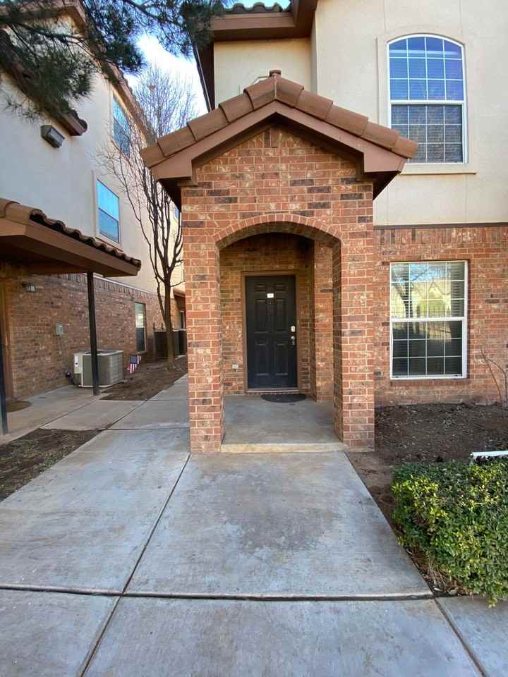 2102 Main St #5 - Photo 2 of 13