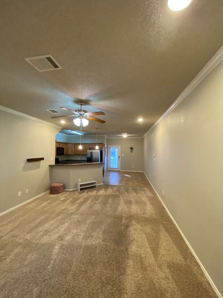 2102 Main St #5 - Photo 3 of 13